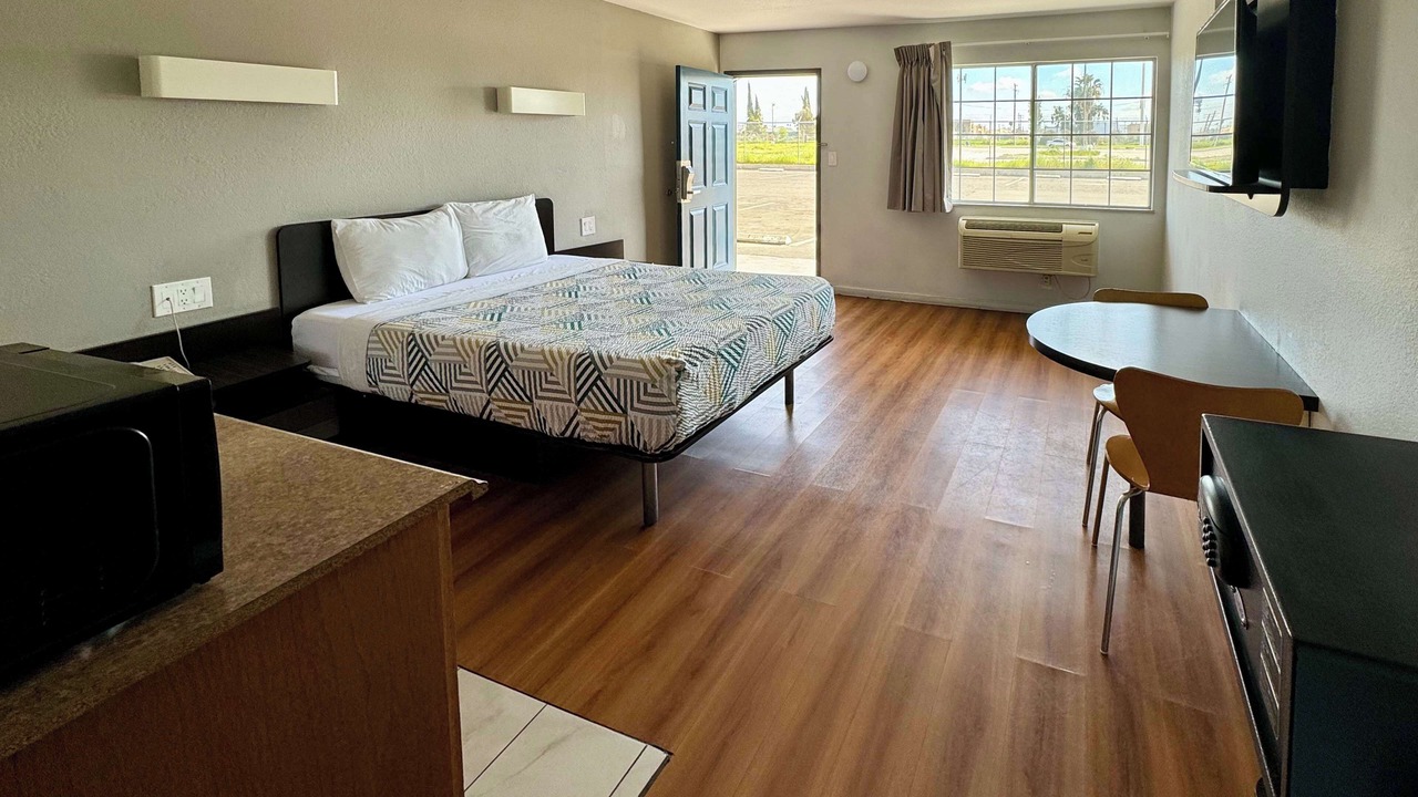 Photo of Bedroom in Delano