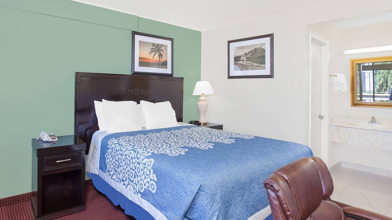 Photo of Bedroom in Lost Hills