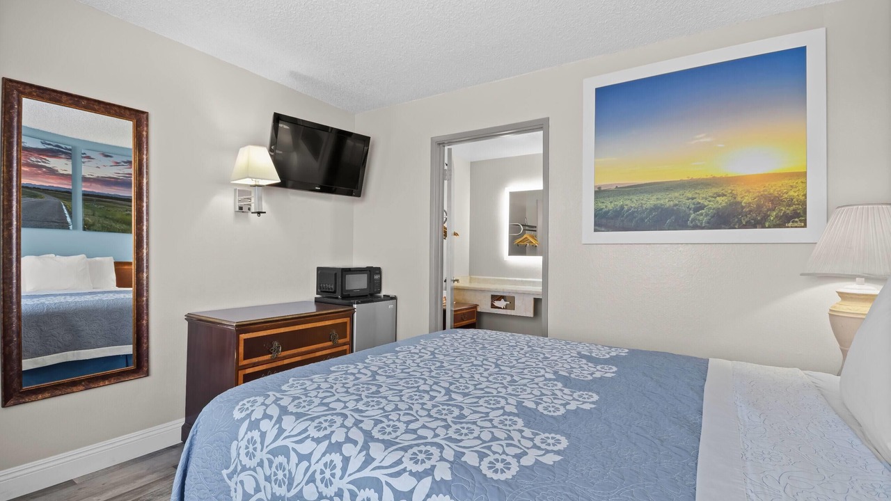 Photo of Bedroom in Lost Hills