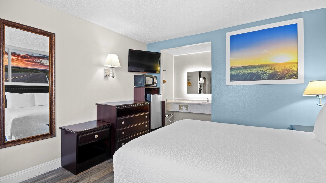 Photo of Bedroom in Lost Hills