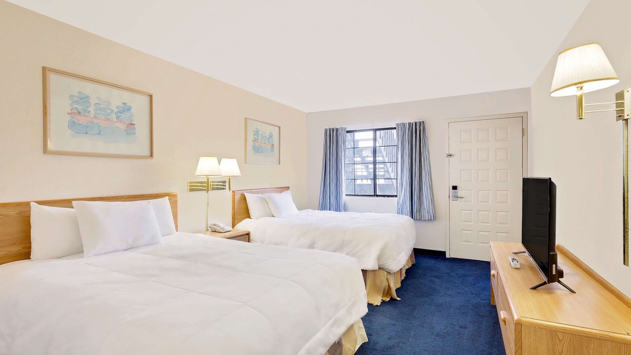 Photo of Bedroom in Needles