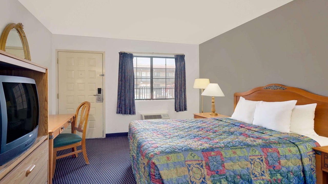 Photo of Bedroom in Needles