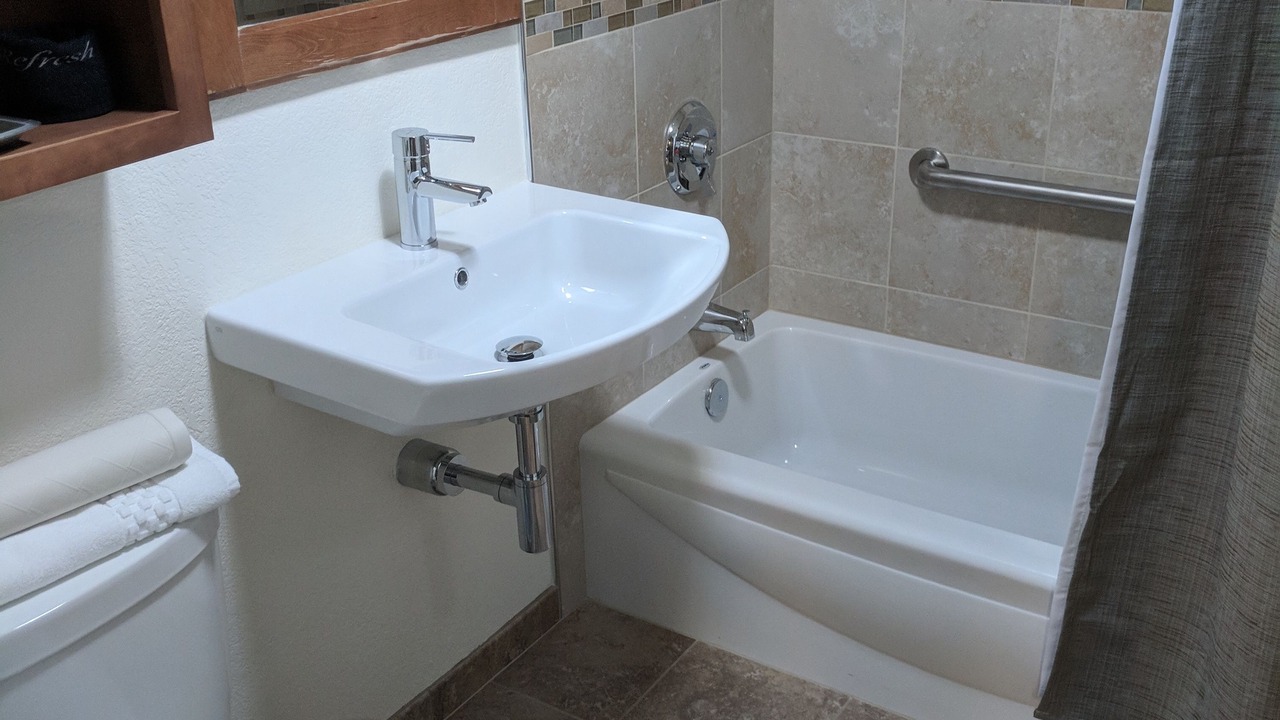 Photo of Bathroom in Araby Commons