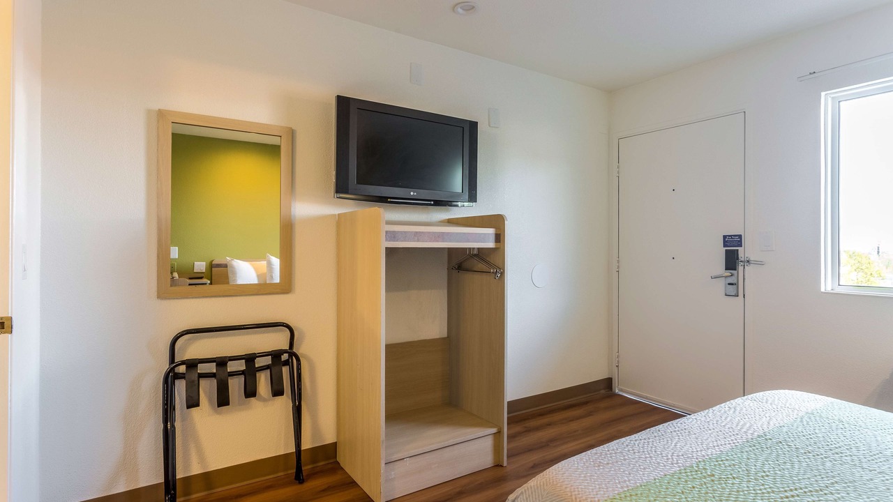Photo of Bedroom in Needles