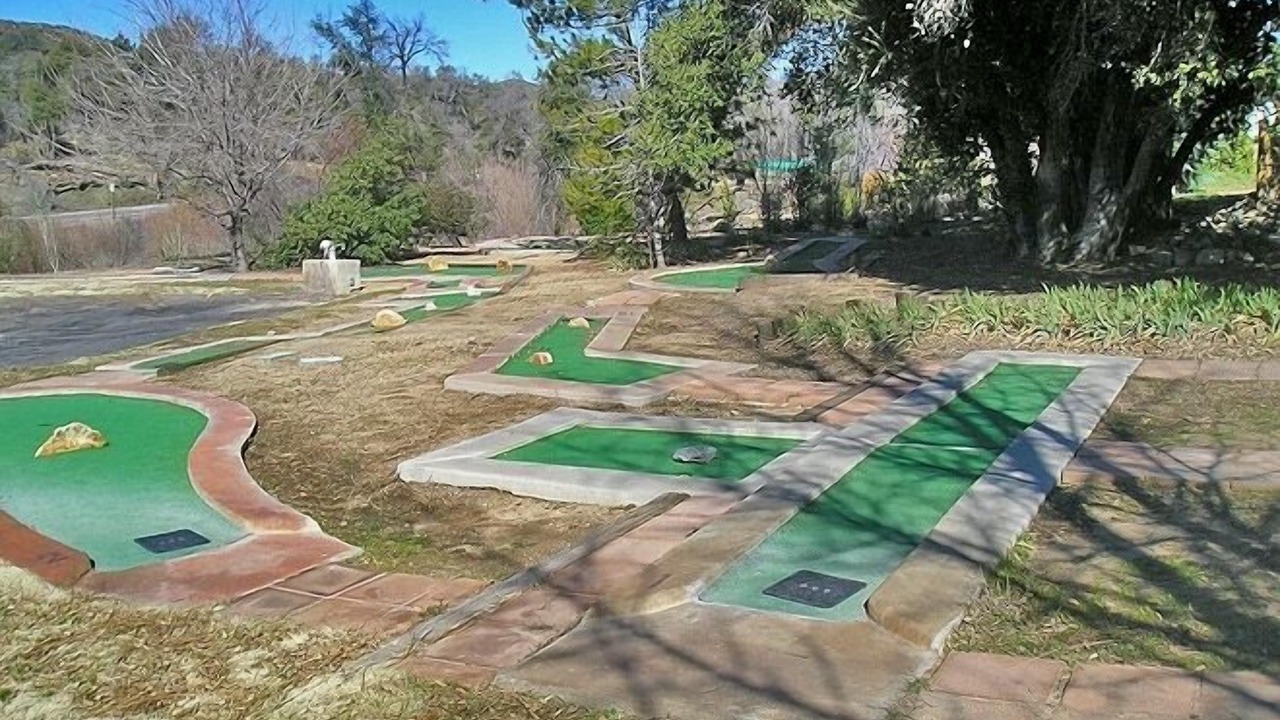 Photo of Others in Descanso