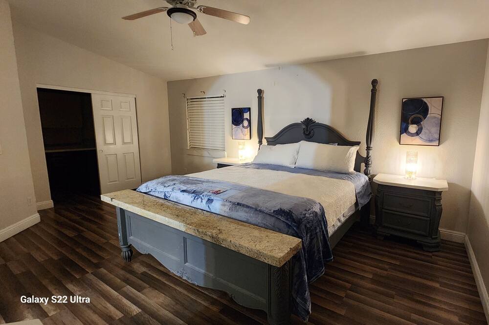 Photo of Bedroom in Sunrise Manor