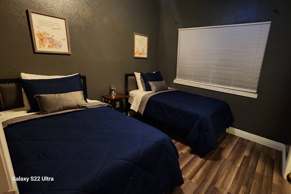 Photo of Bedroom in Sunrise Manor