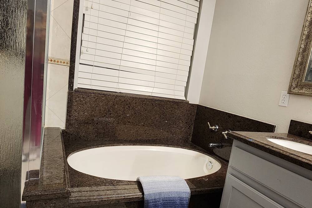 Photo of Bathroom in Sunrise Manor