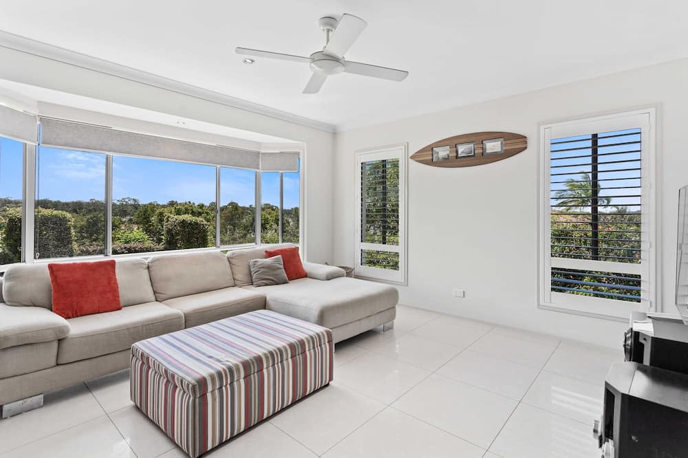 Photo of Livingroom in Burleigh Waters