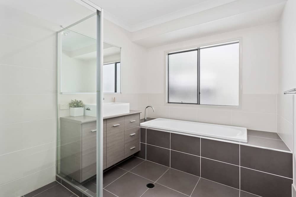 Photo of Bathroom in Burleigh Waters