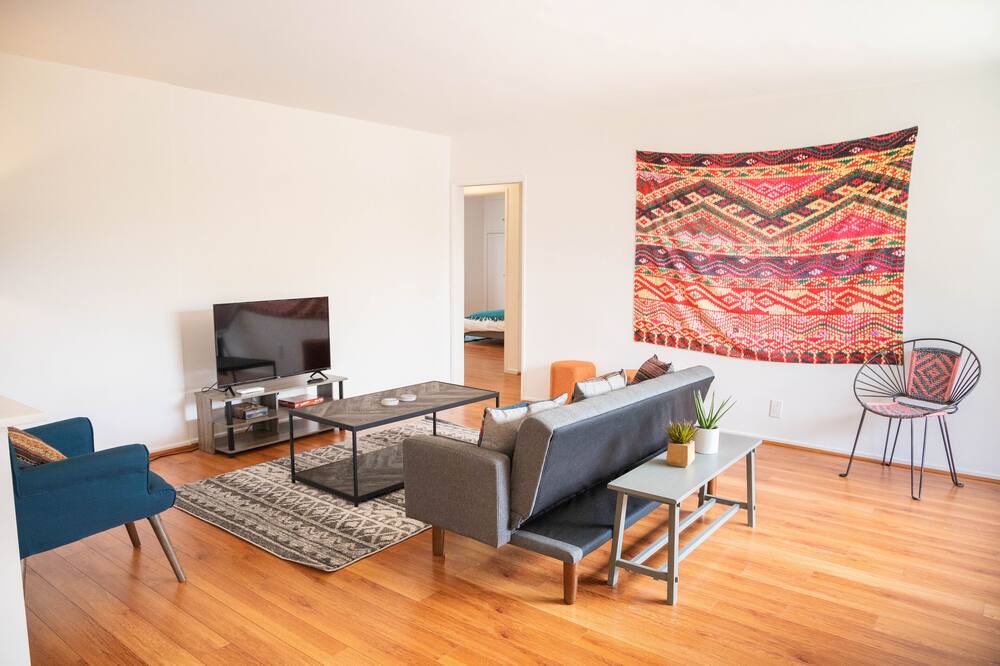 Photo of Livingroom in Downtown