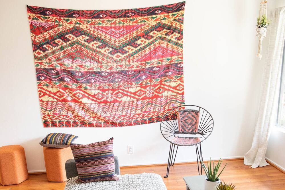 Photo of Livingroom in Downtown