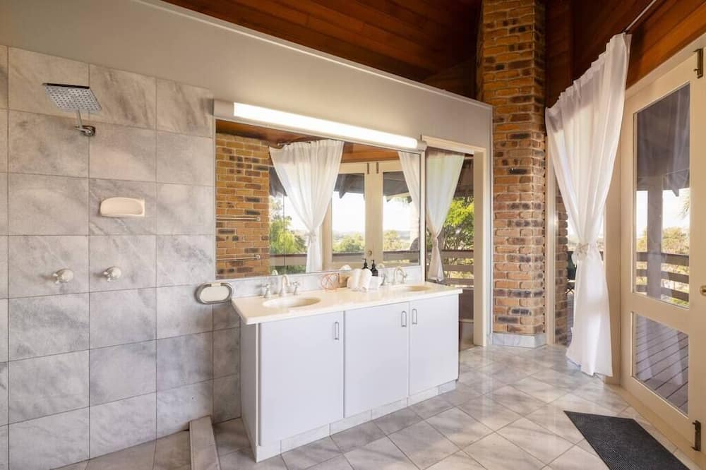 Photo of Bathroom in Upper Coomera