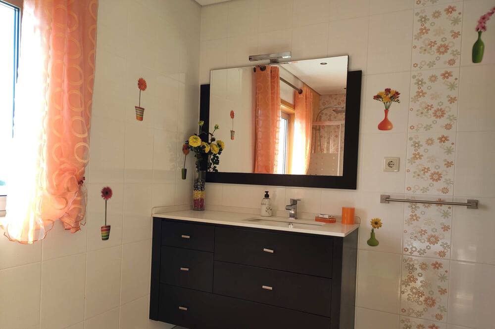 Photo of Bathroom in Vagos