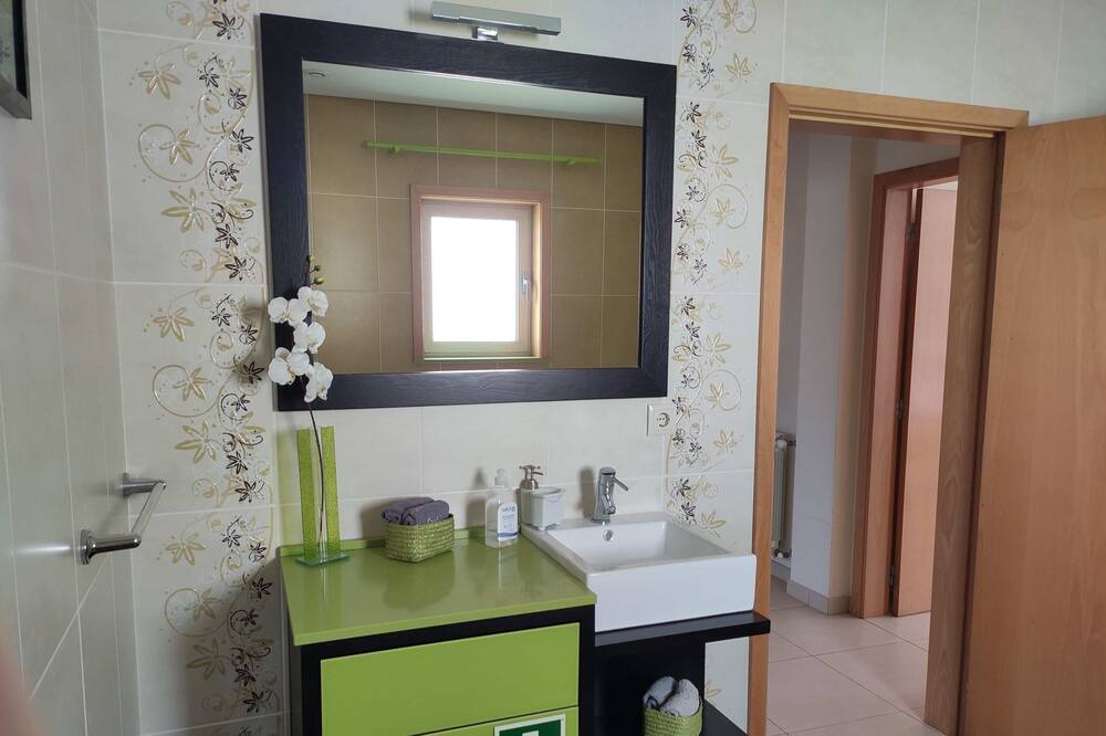 Photo of Bathroom in Vagos