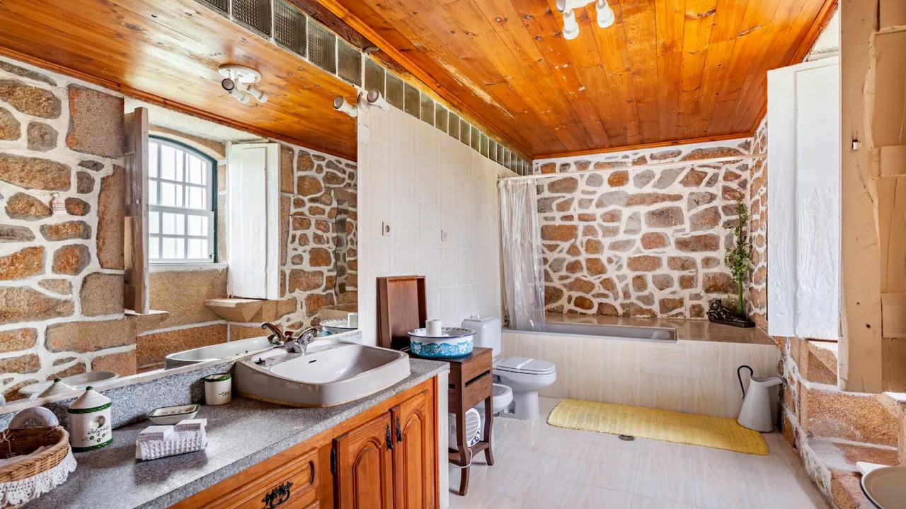 Photo of Bathroom in Sernancelhe e Sarzeda