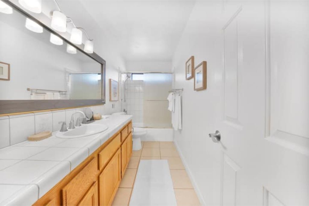 Photo of Bathroom in Callender