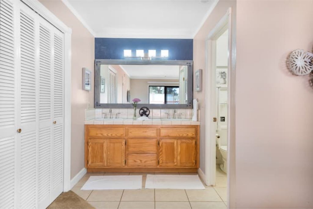 Photo of Bathroom in Callender