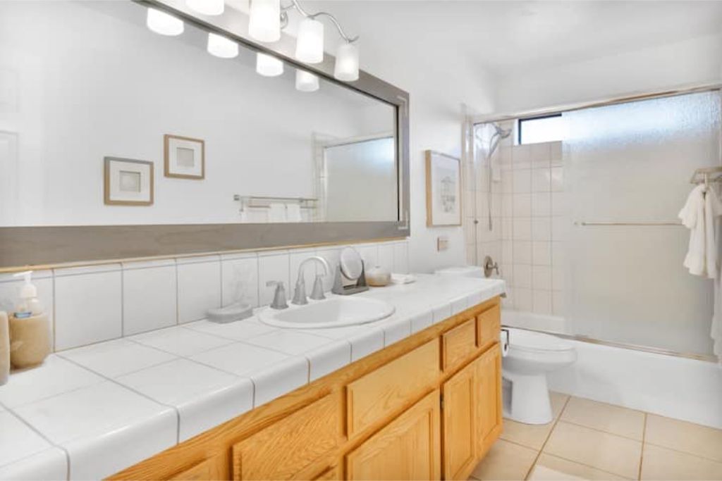 Photo of Bathroom in Callender