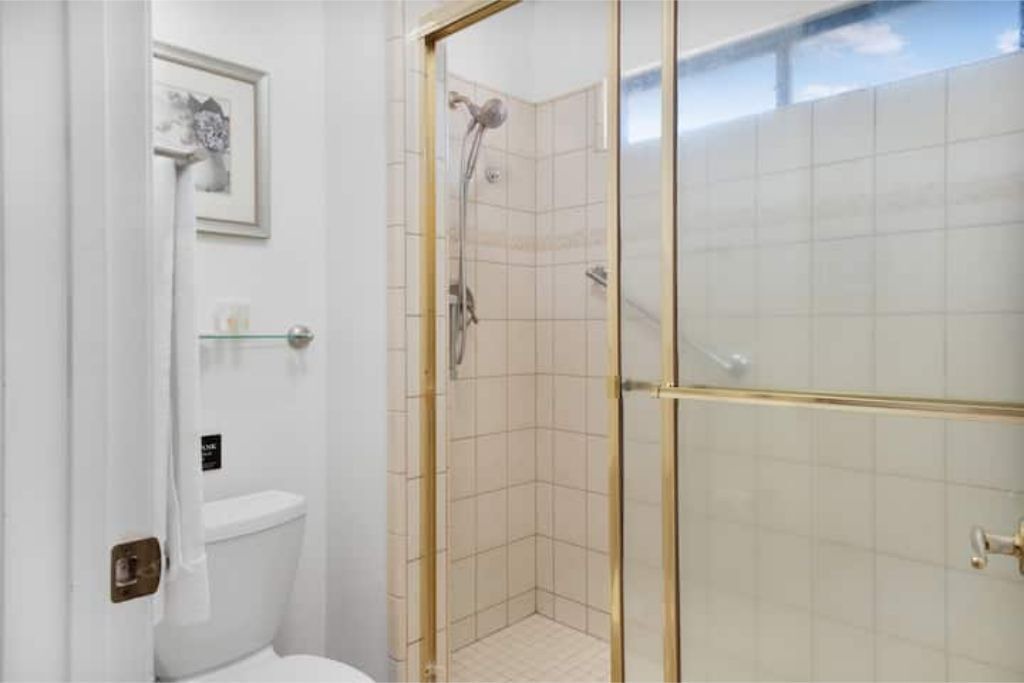 Photo of Bathroom in Callender