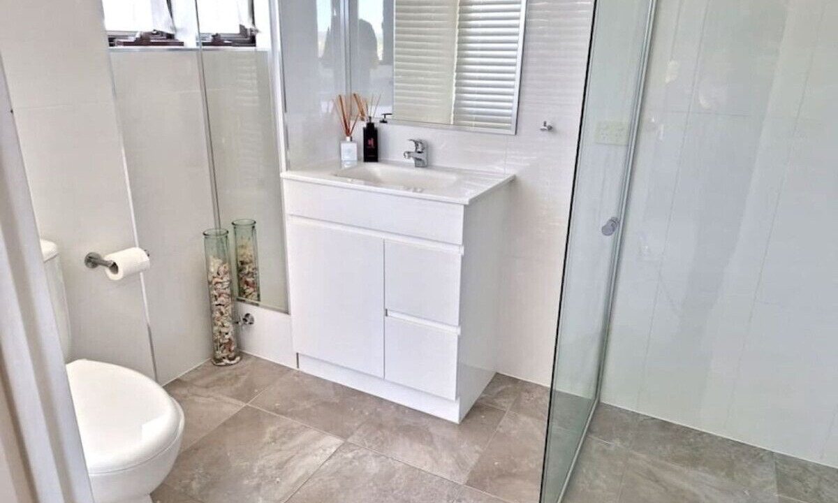 Photo of Bathroom in Mermaid Waters