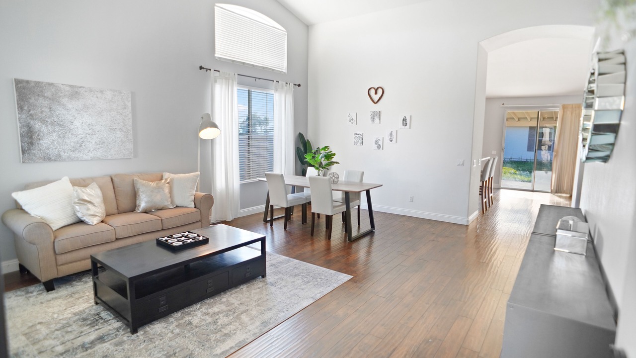 Photo of Livingroom in Canyon Country