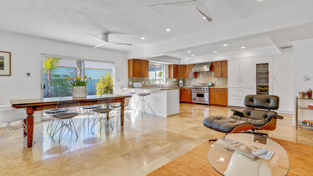 Photo of Livingroom in Deepwell Estates
