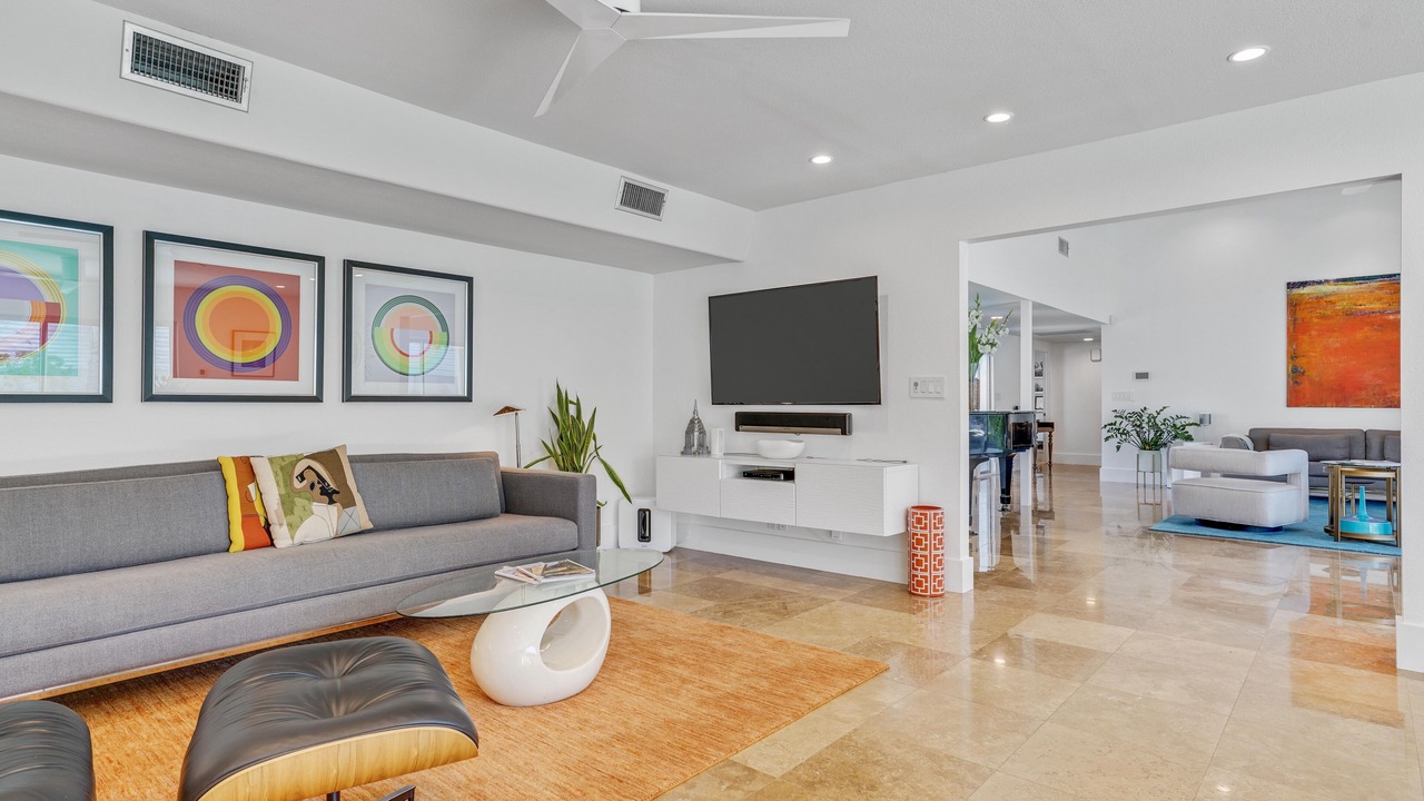 Photo of Livingroom in Deepwell Estates