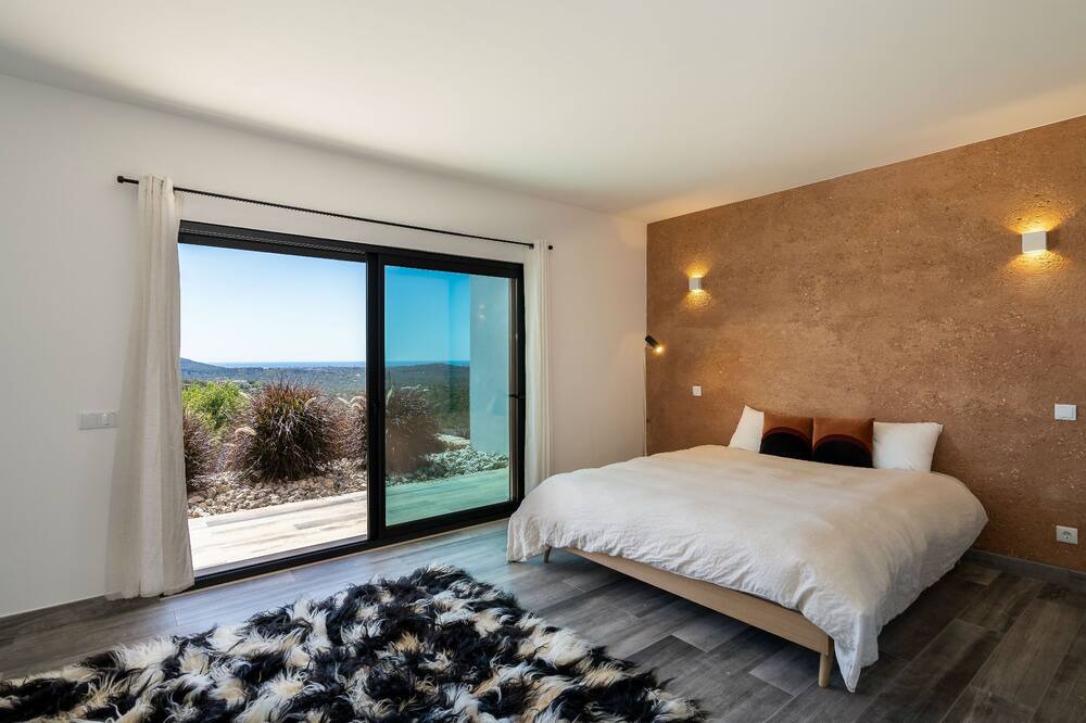 Photo of Bedroom in Alfeicao