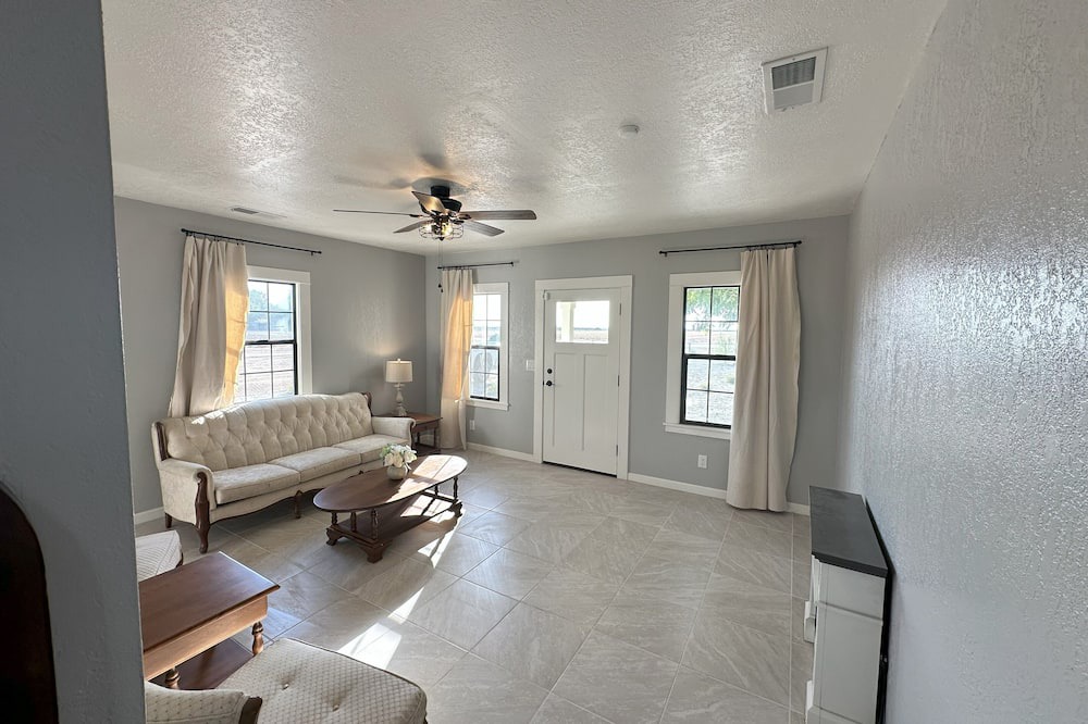 Photo of Livingroom in Visalia