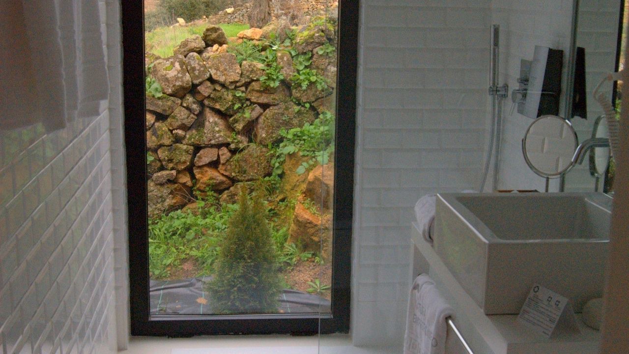 Photo of Bathroom in Longroiva