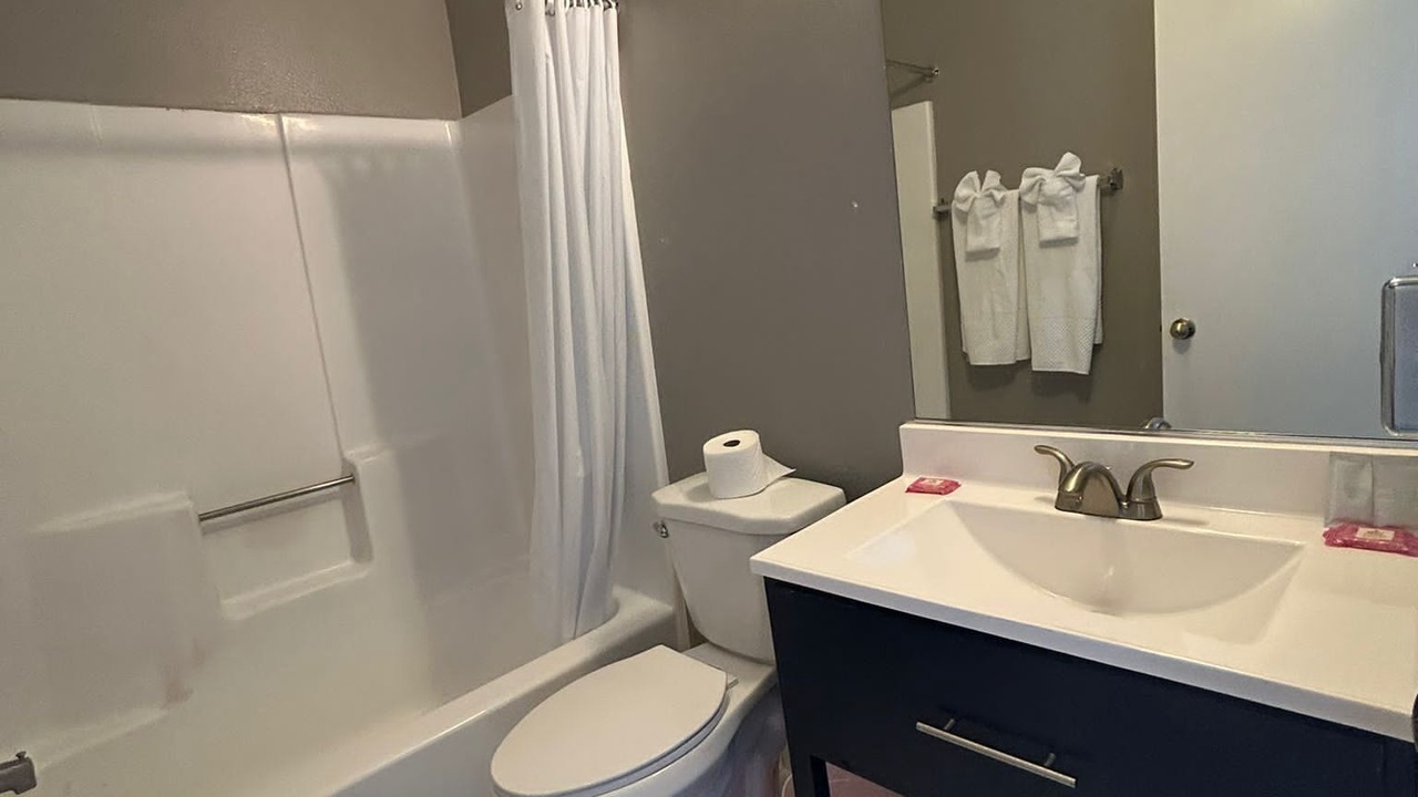 Photo of Bathroom in Boulevard