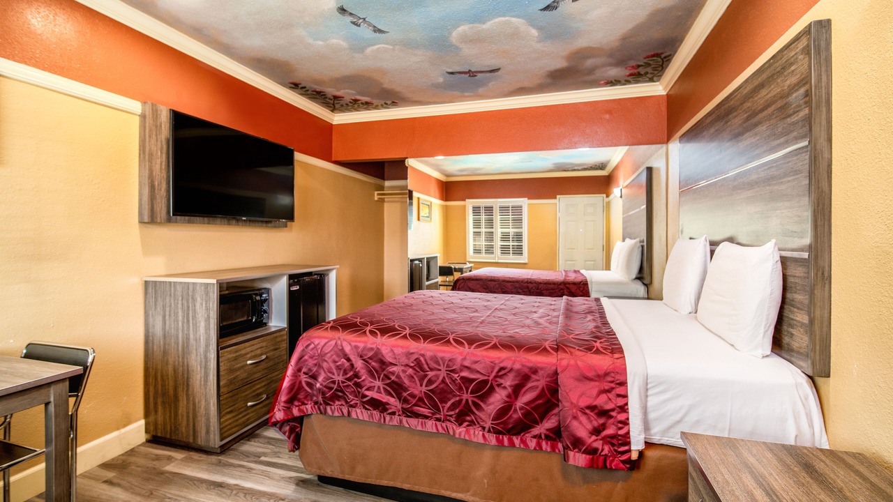 Photo of Bedroom in Inglewood