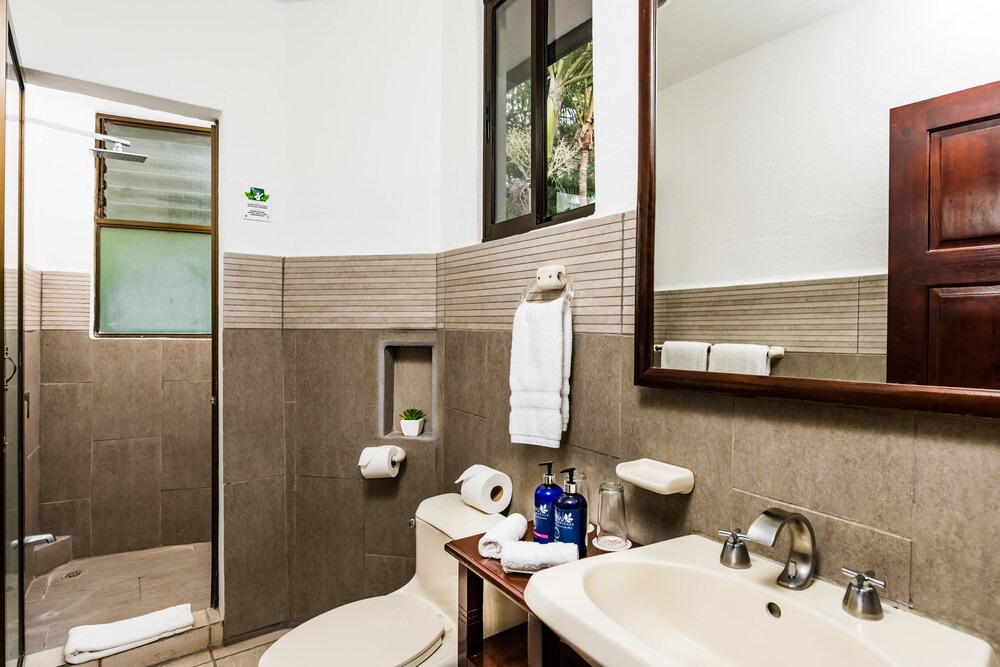 Photo of Bathroom in Potrero