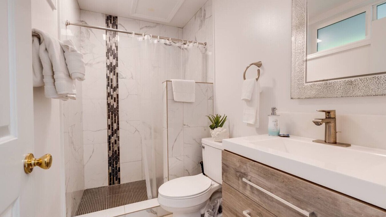 Photo of Bathroom in Wailuku
