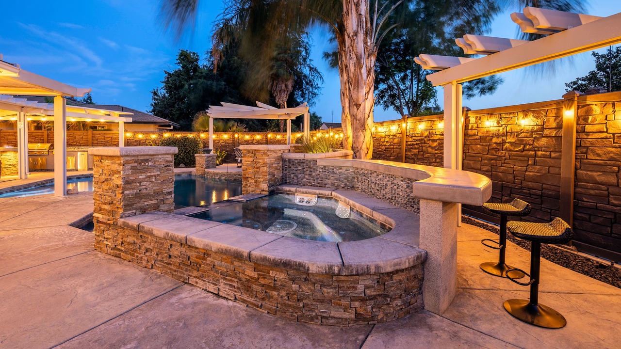 Photo of Outdoor in Raisin