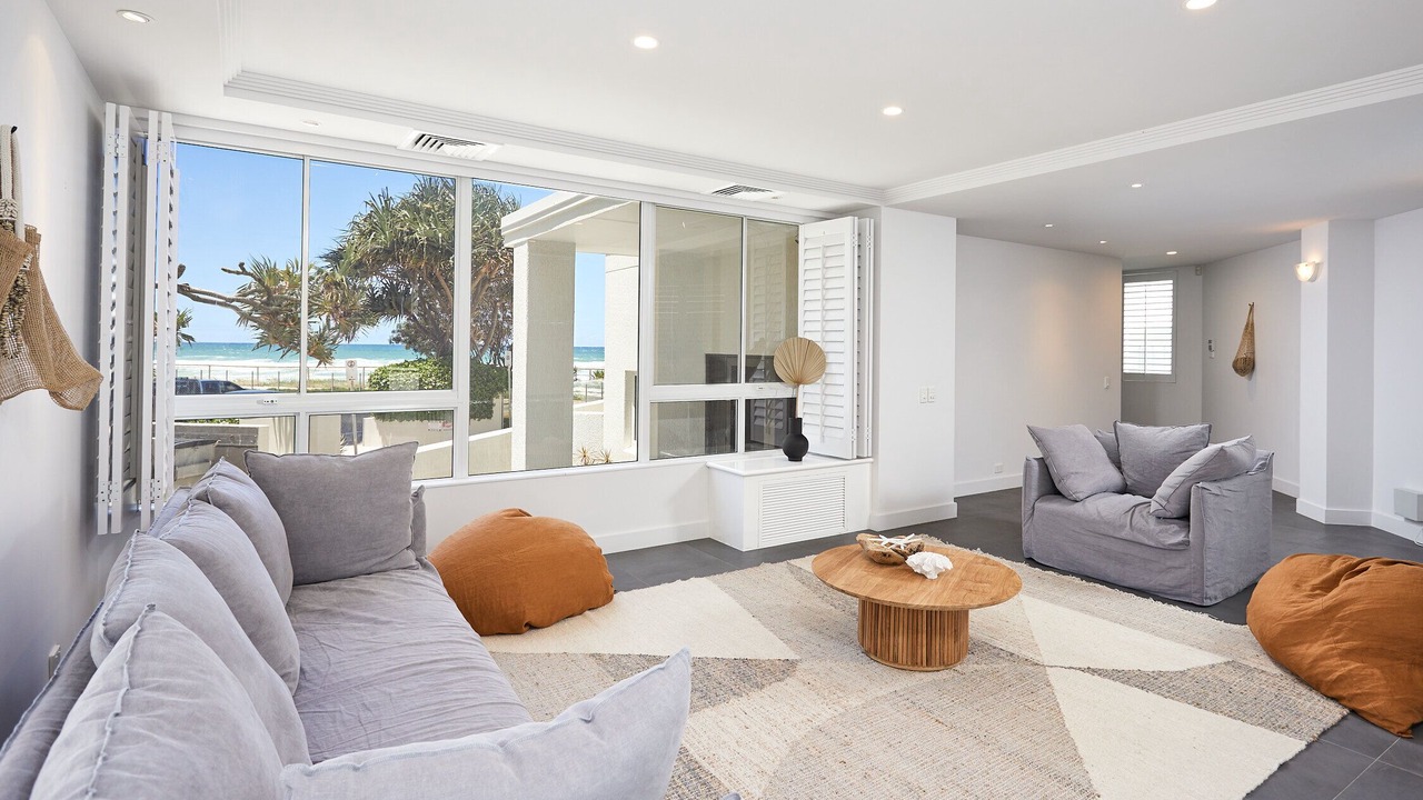 Photo of Livingroom in Main Beach