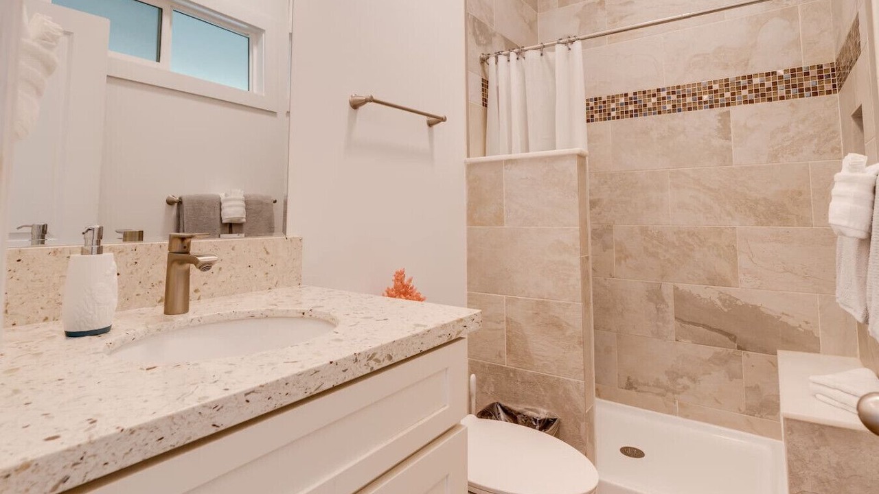 Photo of Bathroom in Wailuku