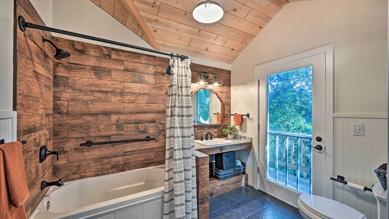 Photo of Bathroom in Julian