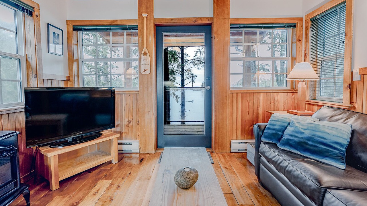 Photo of Livingroom in Ucluelet