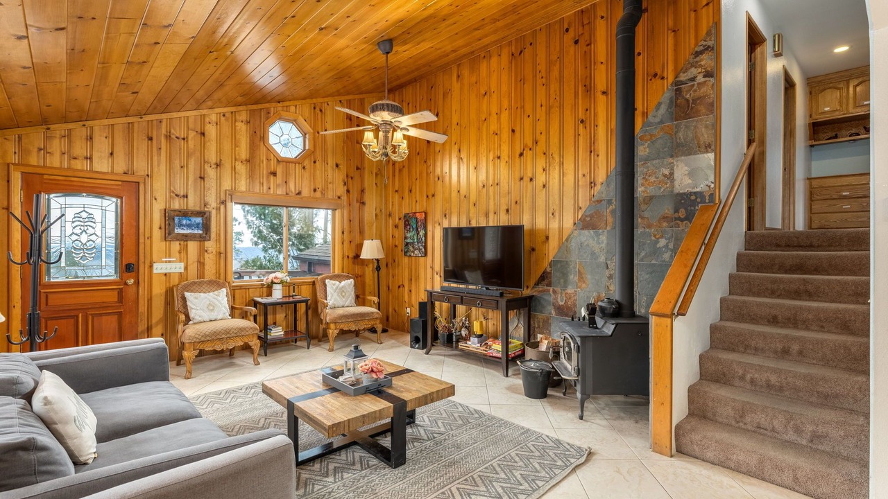 Photo of Livingroom in Idyllwild