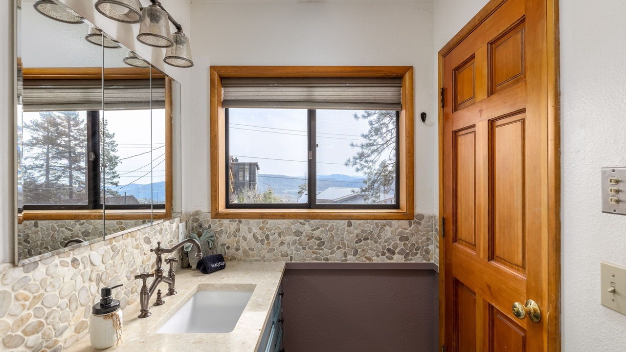 Photo of Bathroom in Idyllwild