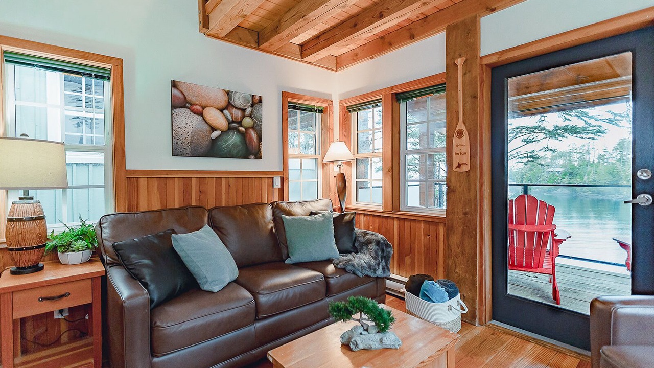 Photo of Livingroom in Ucluelet
