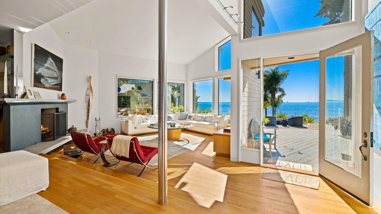 Photo of Livingroom in Toro Canyon