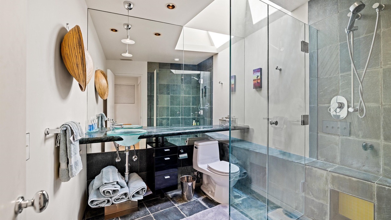 Photo of Bathroom in Toro Canyon