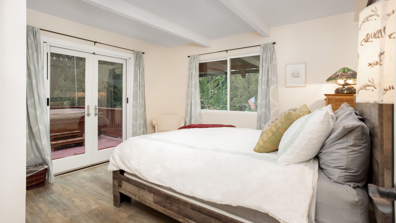 Photo of Bedroom in Pine Mountain Club