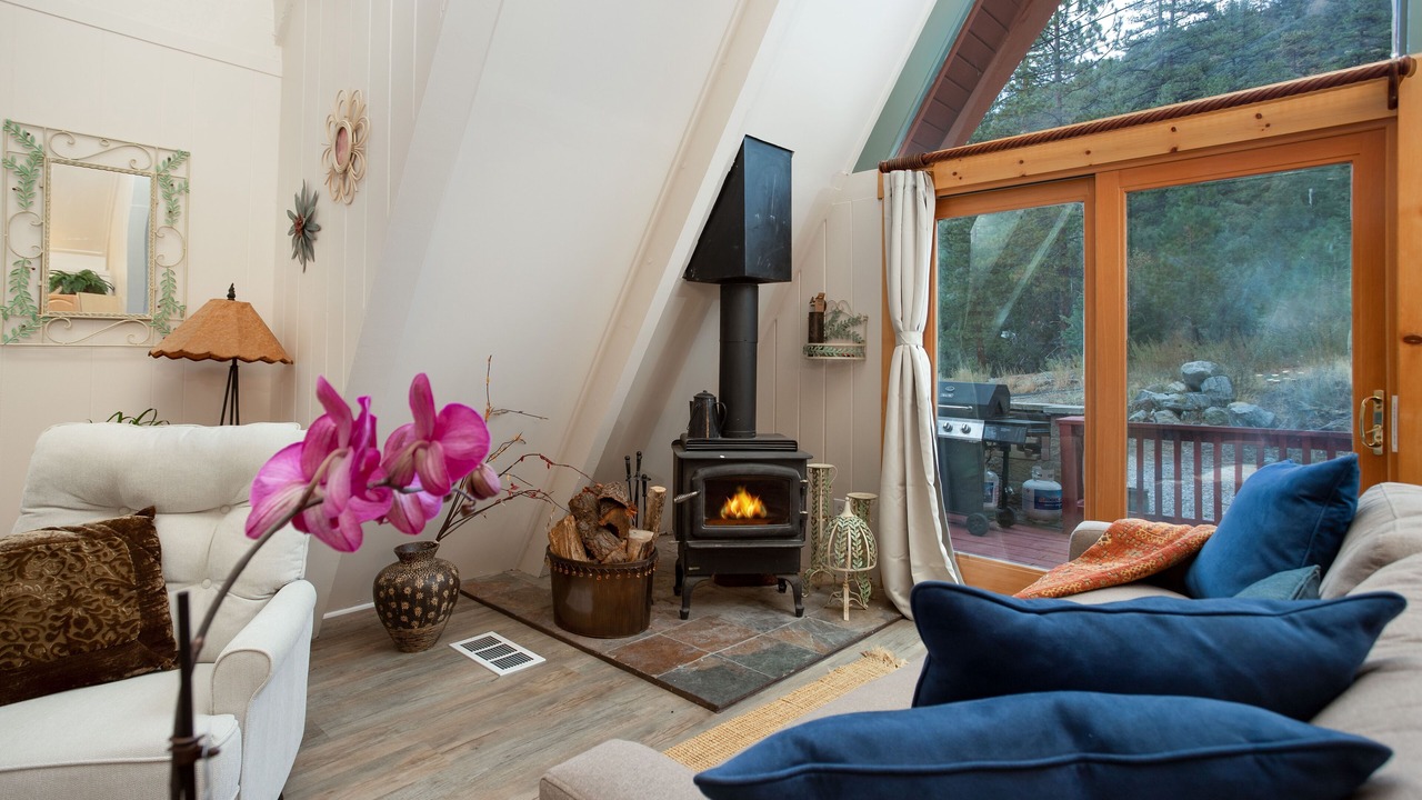 Photo of Livingroom in Pine Mountain Club