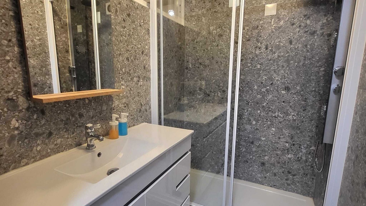 Photo of Bathroom in Lagoas Park