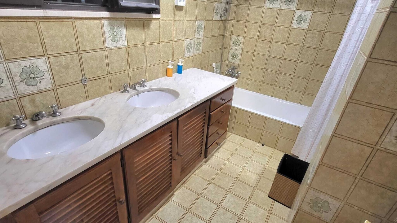 Photo of Bathroom in Lagoas Park