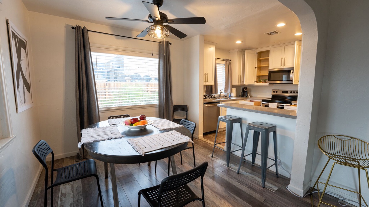 Photo of Livingroom in Gateway District